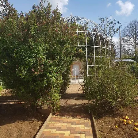 Maison De Charme à Avec Barbecue Et Parking Casa de Férias