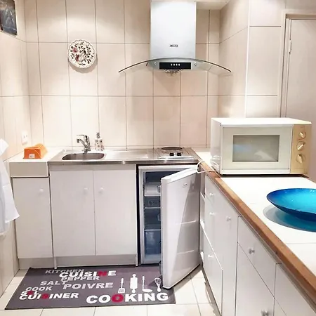 Maison De Charme à Avec Barbecue Et Parking