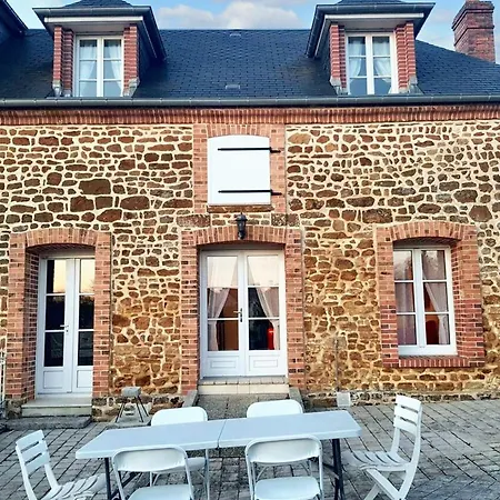 Maison De Charme à Avec Barbecue Et Parking