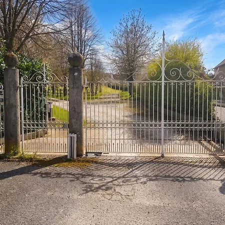 Maison De Charme à Avec Barbecue Et Parking * Gacé