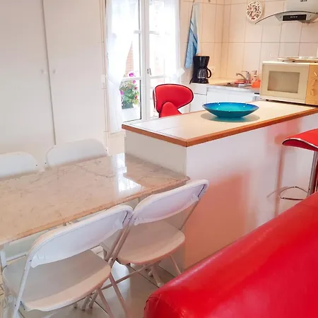 Сasa de vacaciones Maison De Charme à Avec Barbecue Et Parking