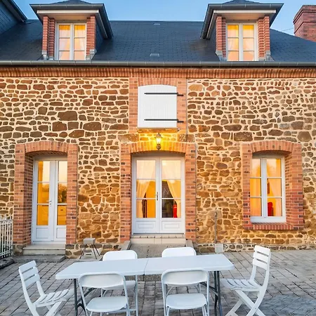 Maison De Charme à Avec Barbecue Et Parking *