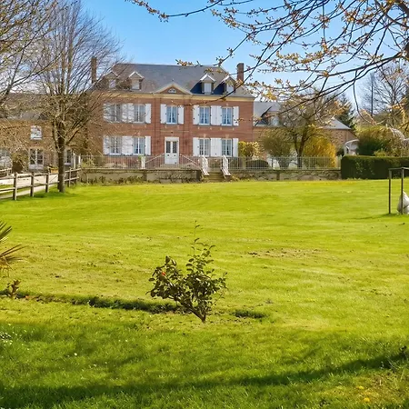 Maison De Charme à Avec Barbecue Et Parking *